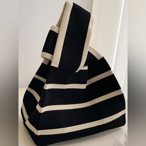 NWOT Korean Y2k striped style knitted knot handbag for wrist